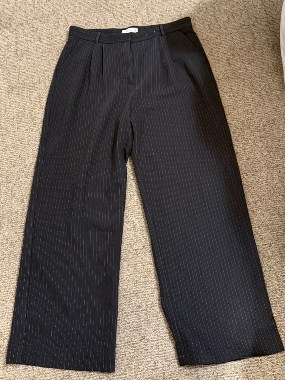 Abercrombie & Fitch Pinstripe Sloane Tailored Wide Leg Pant Size 33